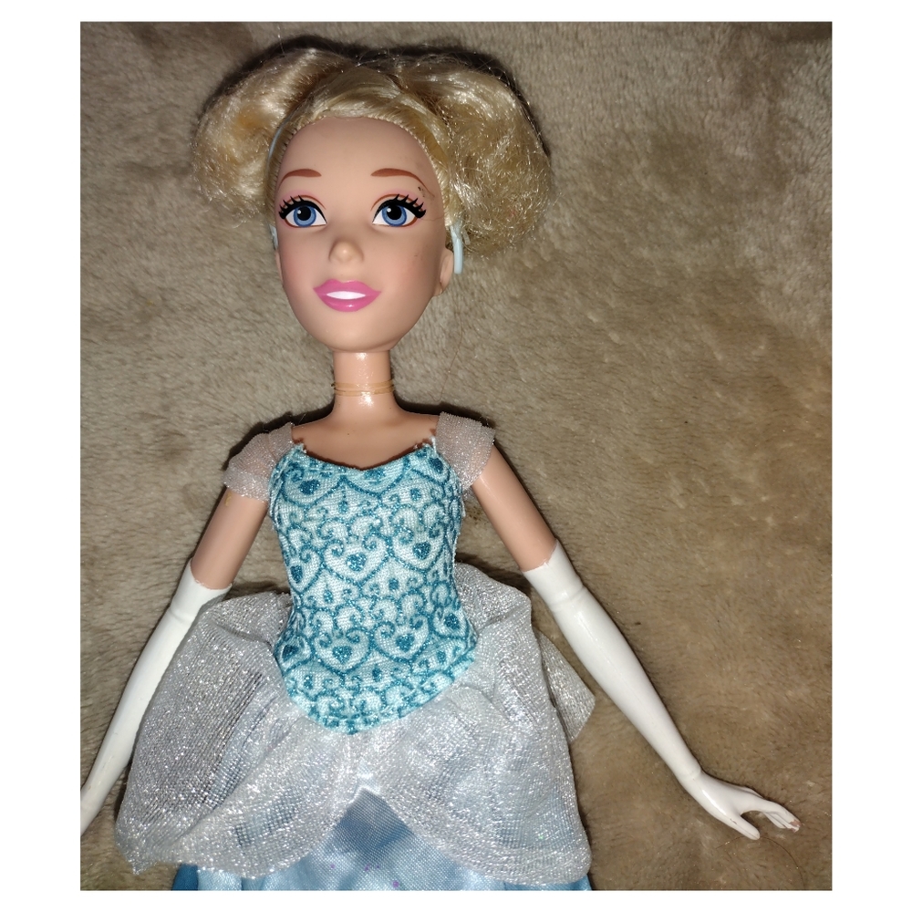 Disney Princess Royal Shimmer Cinderella